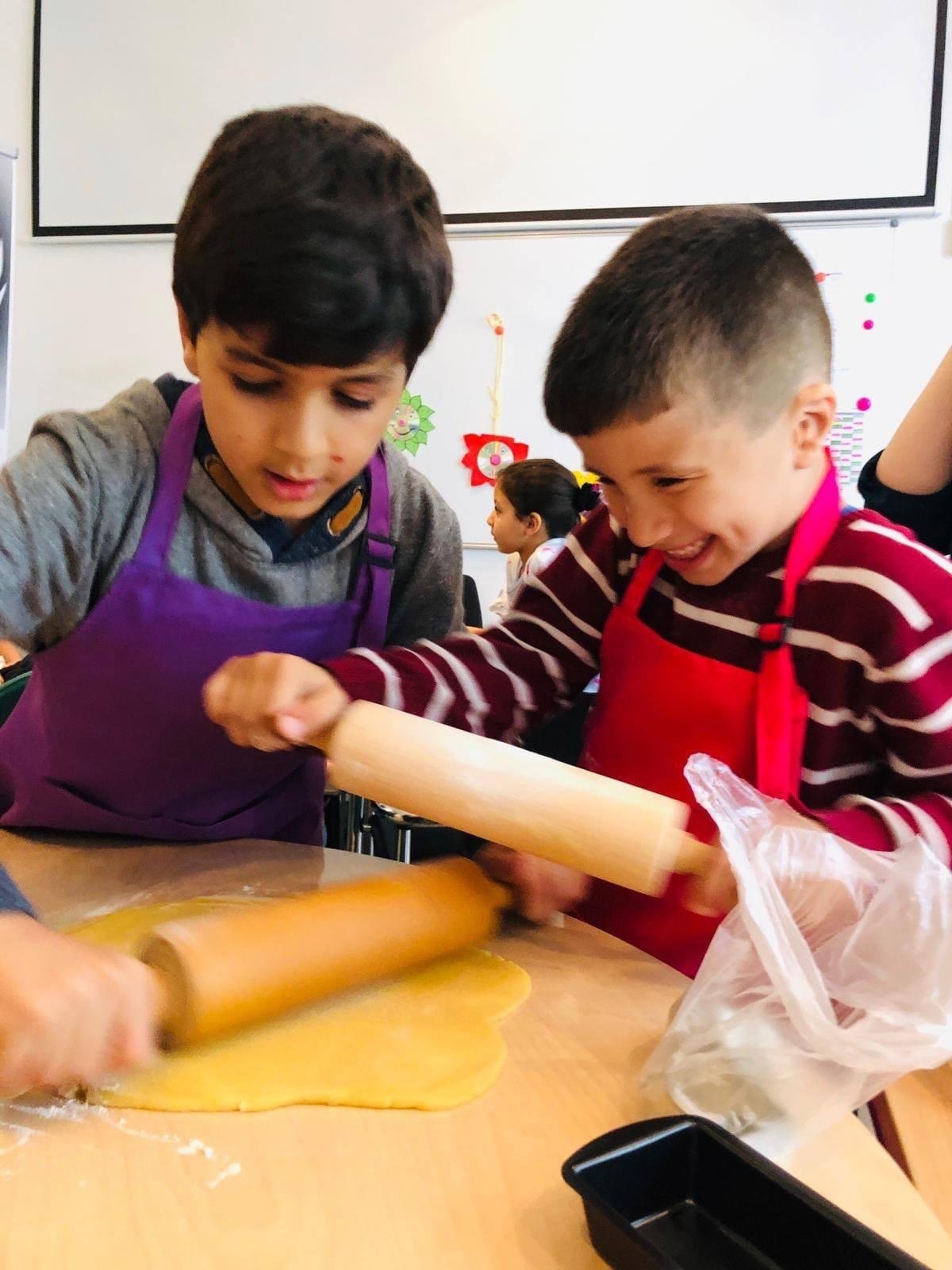 Tisaghnas Aktivitäten